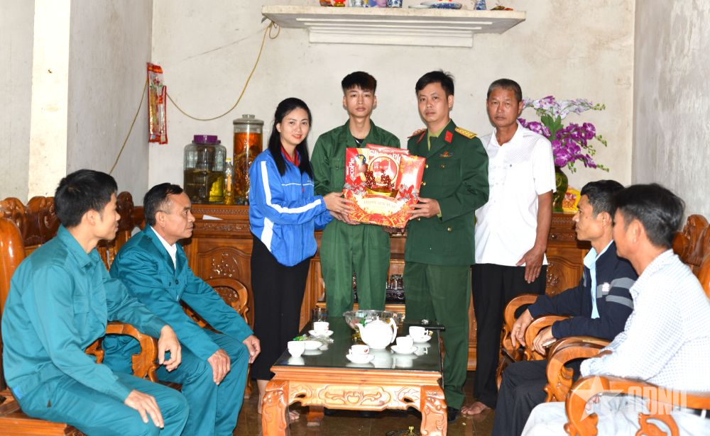 “Hạt giống đỏ” Hà Tĩnh và khát vọng cống hiến bảo vệ Tổ quốc